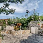Marias Charming Mezonet Casa vacanze Fokata